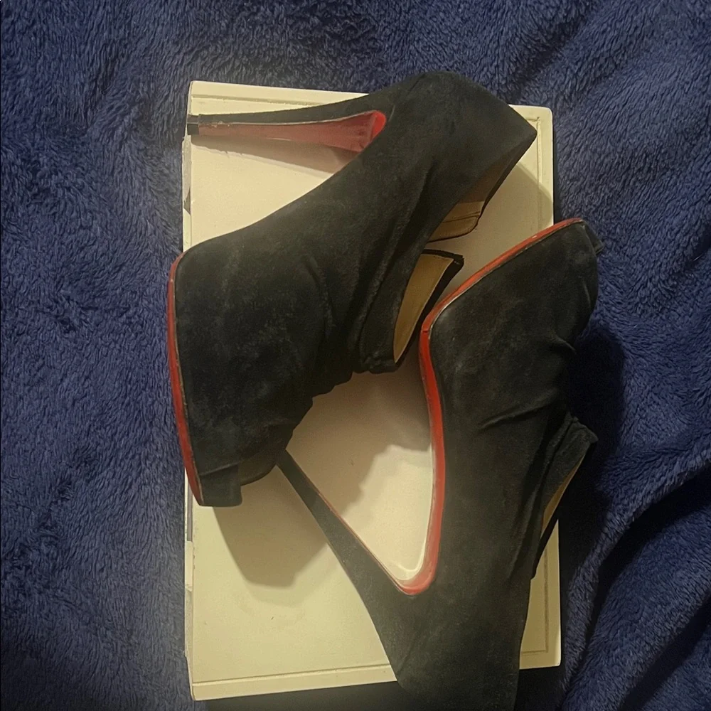 Christian Louboutin Black Peep-Toe Heels with Red Sole - Picture 6 of 8